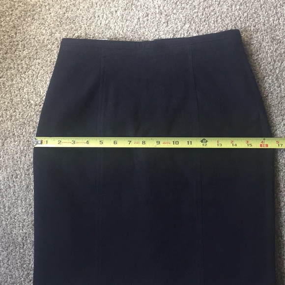 Navy mini skirt 26 inch waist - Picture 6 of 8